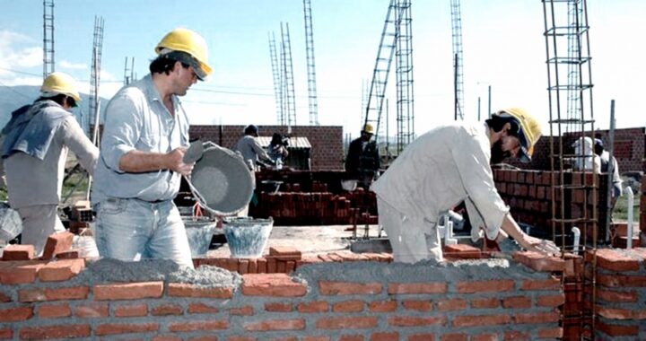 Un gobernador libertario ahora está a favor de la obra pública