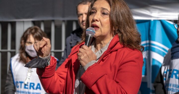 Graciano: «La ministra Acuña tiene de rehenes a les docentes»