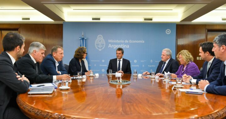 Massa: «Cuando el sector público y productivo trabajamos unidos, Argentina crece»