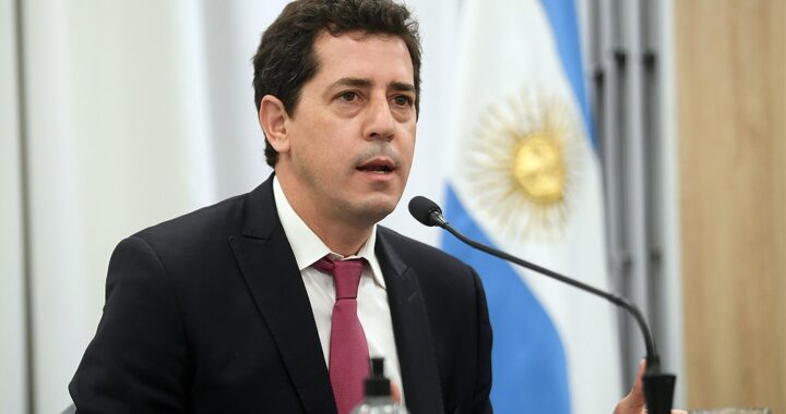 Wado de Pedro criticó a quienes «especulan contra los argentinos» con los precios