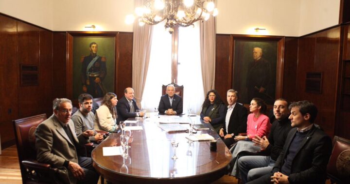 Reunión clave entre Alak y autoridades de AUBASA y OPISU