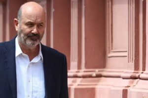 Fuego amigo: Sturzenegger quiso atacar a Tres Arroyos y expuso el bloqueo de los concejales libertarios