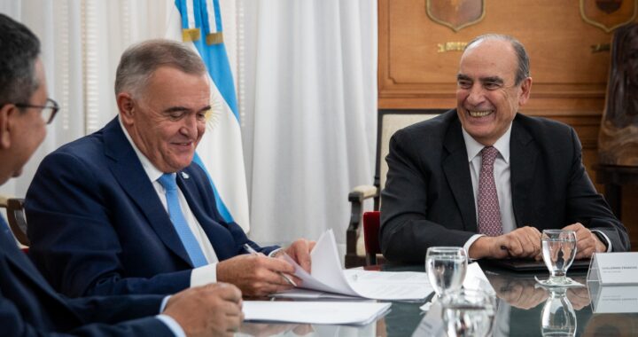 El Gobierno firmó con Tucumán el traspaso a la provincia de obras públicas