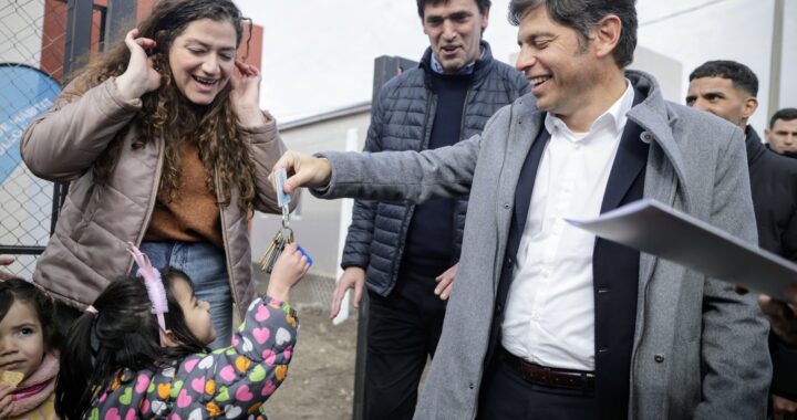 Kicillof inauguró un nuevo complejo educativo en Tandil