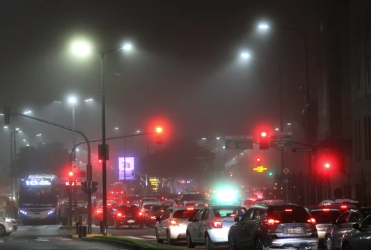 Qué es la lluvia negra y por qué afecta la conducción en 15 provincias