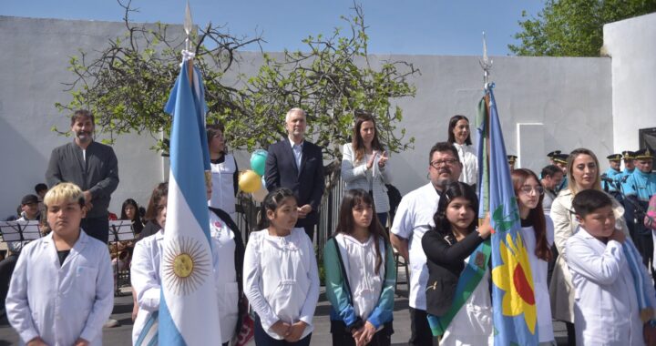 Restaurada y renovada: Alak participó del aniversario de la escuela más grande de La Plata