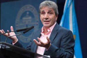 Abandono total: Caputo retuvo más de $1,1 billones que debían destinarse a obras viales