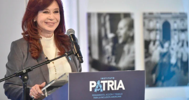 Cristina Kirchner al peronismo: «Este panorama distópico torna imprescindible enderezar al PJ»