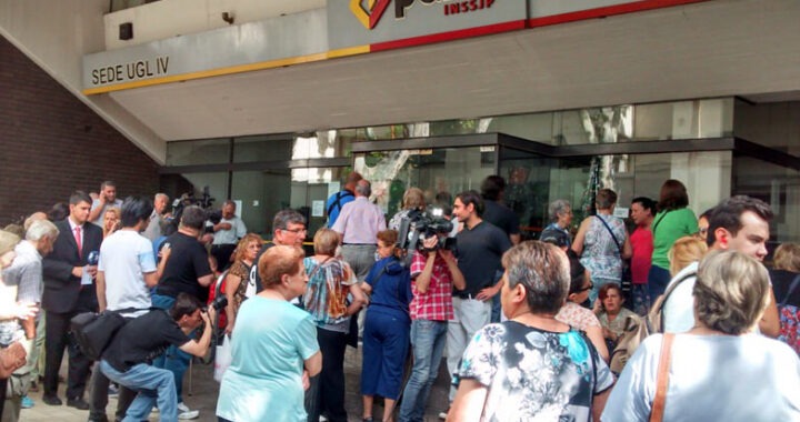 Milei deja sin fondos al PAMI y pone en jaque la entrega de medicamentos