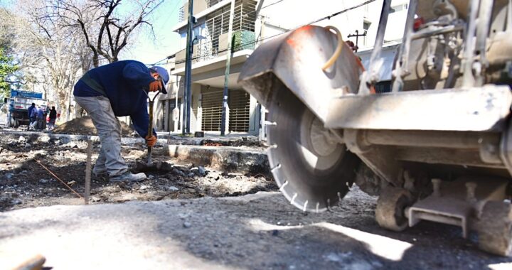 La Plata avanza con obras de pavimentación y bacheo en distintos puntos de la ciudad