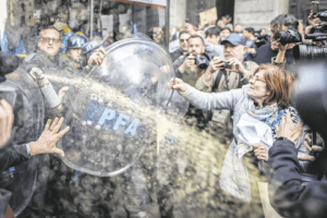 Represión a jubilados: la Justicia ordena investigar el protocolo Bullrich