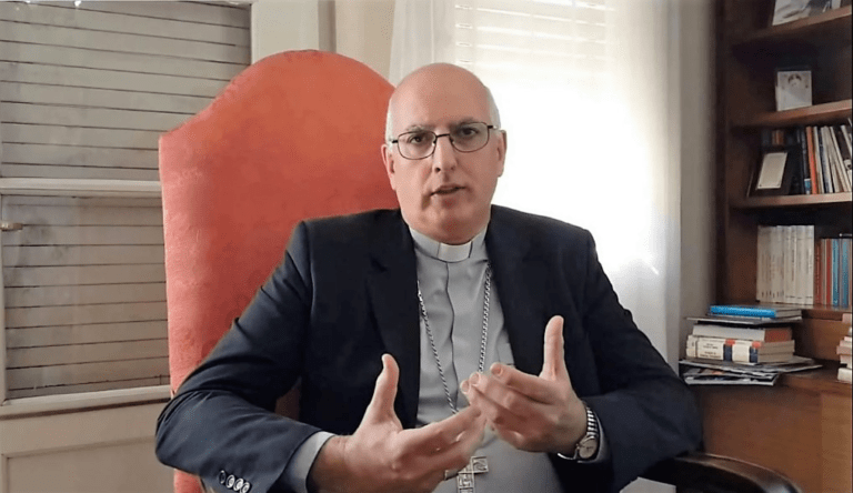 El saludo de Pascuas de la mano de un defensor de genocidas - Deuda ...