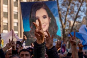 «Cristina Inocente»: Más de 80 artistas plásticos se movilizan por la libertad de la ex presidenta