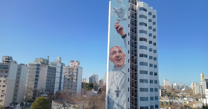 Inauguran en La Plata el mural del papa Francisco más grande del mundo