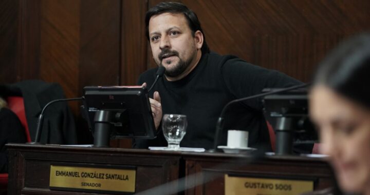 Urgen al Gobierno bonaerense a regular el uso de pantallas en escuelas primarias
