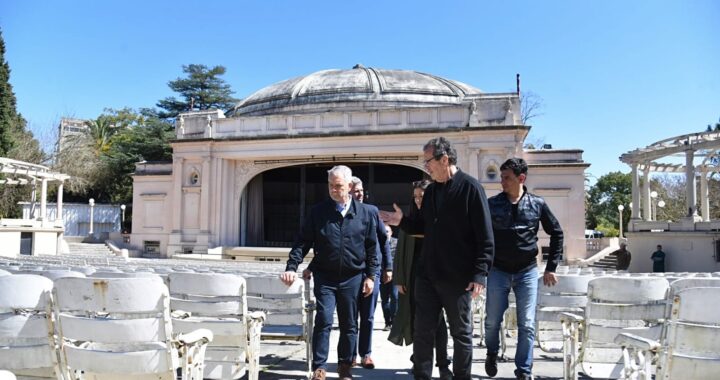 Alak y Bauer recorrieron el Teatro del Lago y anunciaron la inminente obra