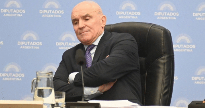 La Casa Rosada ratificó a Espert y amonestó a Bullrich por abrir una nueva crisis