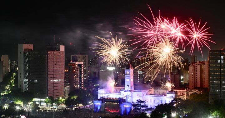 Más de 100 mil personas colmaron Plaza Moreno para celebrar los 143 años de La Plata
