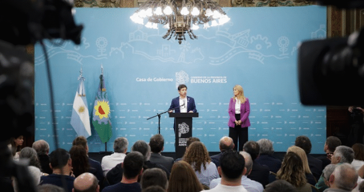 Kicillof apuntó el acuerdo comercial con EE.UU. y reclamó proteger la industria nacional