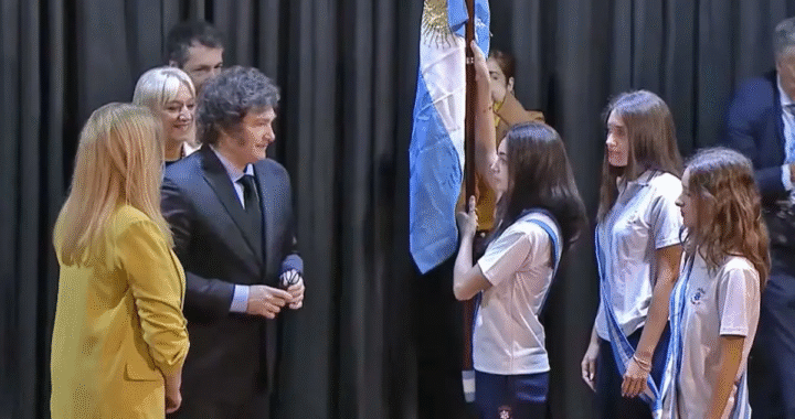 Vouchers para todos, fondos para nadie: Milei avanza con la reforma educativa