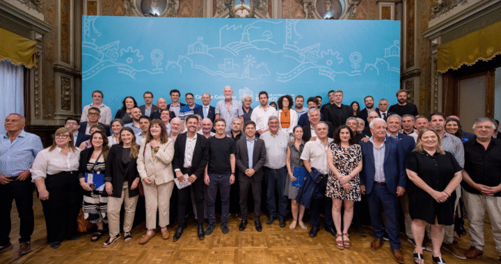 Kicillof reunió a más de 80 pymes bonaerenses y apuntó contra el modelo económico nacional