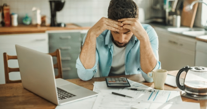 Milei batió un nuevo récord: la morosidad en Argentina alcanzó su pico máximo en 15 años