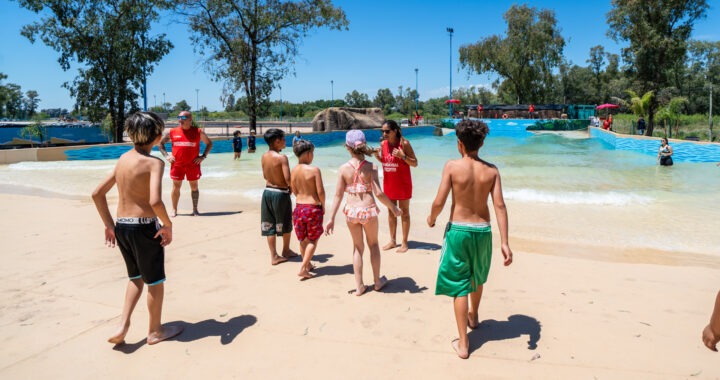 Mariel Fernández inauguró un microestadio y una pileta con olas en el Polideportivo «Diego Armando Maradona»