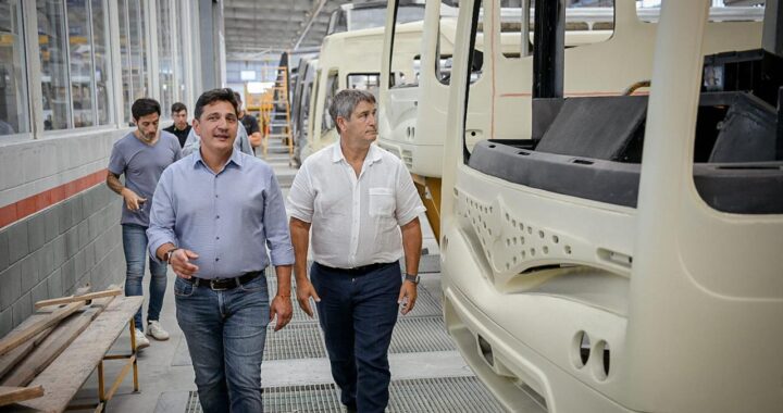 Potenciando el transporte bonaerense: Marinucci visitó la fábrica Nuovo Bus