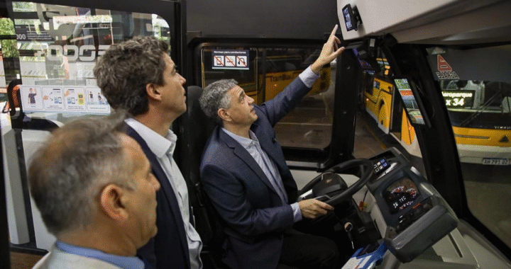 Solo 19 kilómetros: cómo es el negocio millonario de Jorge Macri con el TramBus
