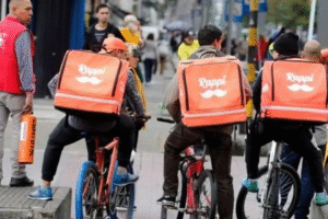 Mileilandia: crece la cantidad de argentinos que salen a buscar un segundo trabajo