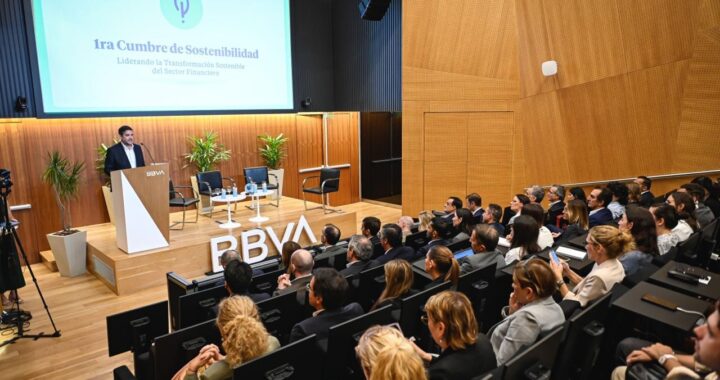 BBVA anunció la meta de movilizar másde US$ 3.000 millones en 2026: «La sostenibilidad es un factor de competitividad»