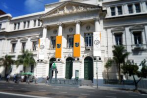 Posgrados cortos y virtuales analizan la economía a partir de las políticas de EEUU y el acuerdo Mercosur-UE