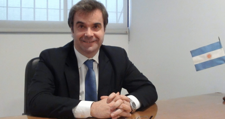 La corrupción avanza: apuntan a otro funcionario libertario por contratos millonarios