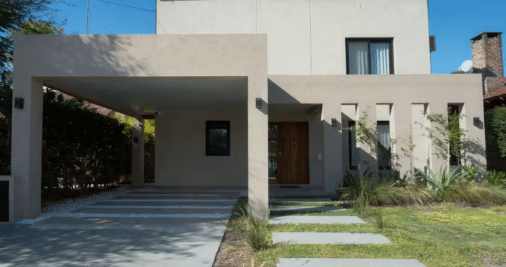 Del ajuste al privilegio: le adjudican a Adorni una casa en un country y crece la sospecha de enriquecimiento