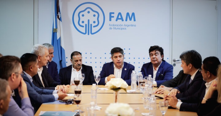 Kicillof y Quintela se reunieron con más de un centenar de intendentes que reclamaron a Nación por obras