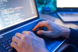 Santander y el ITBA lanzan un programa de formación en programación con foco en empleo y habilidades digitales