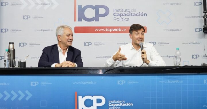 Con Alak y Ghi, comenzó en La Plata un ciclo de conferencias sobre gobiernos y territorios