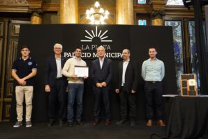 Alak reconoció a los platenses que participaron de la Misión Artemis II de la NASA