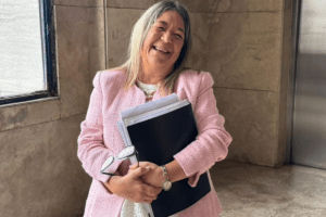 No aclares que oscurece: la escribana de Adorni admitió que no controló el origen del dinero