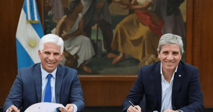 Un escándalo por millones de dólares pone en jaque a un gobernador libertario