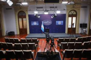 Primera vez en la historia: el Gobierno prohibió el ingreso a periodistas en la Casa Rosada