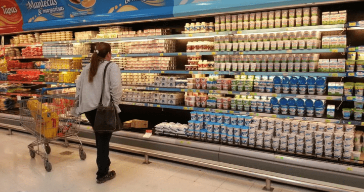 Se desploma el consumo de lácteos y la leche ya queda fuera del alcance de muchas familias