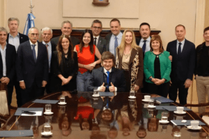 Mientras ajustan al pueblo, el Gabinete de Milei duplicó sus ingresos en pocos meses