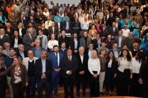 Alak acompañó la asunción de Gustavo Marín como nuevo decano de la Facultad de Ciencias Médicas