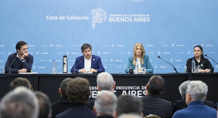 Kicillof reunió a intendentes y apuntó al ajuste en salud de Milei
