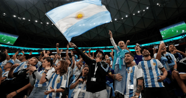 Mundial 2026 inaccesible: hacen falta más de 10 sueldos para seguir a la Selección