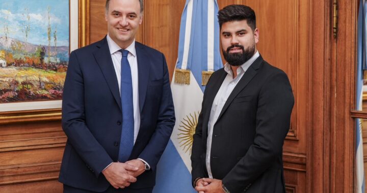 Adorni anunció a Fabián Fernández como nuevo secretario de Comunicación nacional