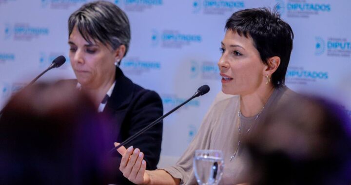 Mayra Mendoza presentó la «ley Ema» para prevenir la violencia digital en las escuelas bonaerenses