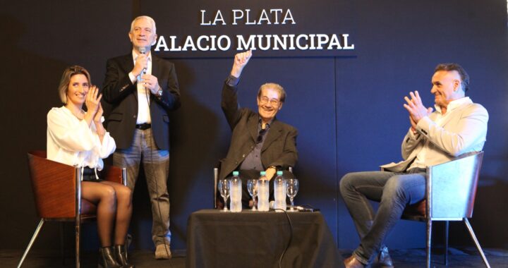 Con Alak y Víctor Hugo Morales, La Plata homenajeó a Maradona a 40 años del “Gol del siglo”