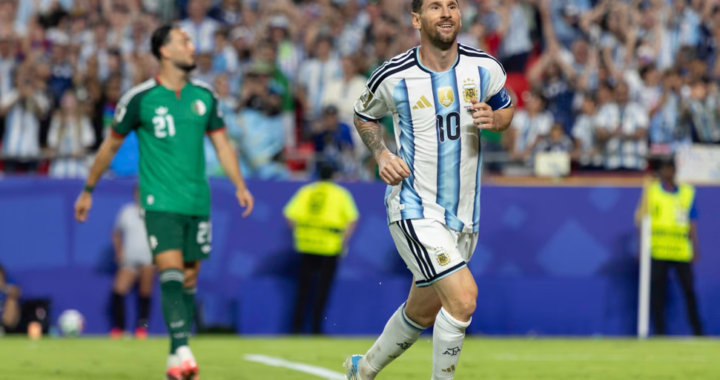 La Selección goleó 3-0 a Argelia en el debut y Messi alcanzó una marca histórica